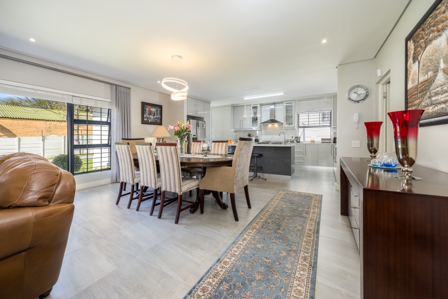 4 Bedroom Property for Sale in Vierlanden Western Cape